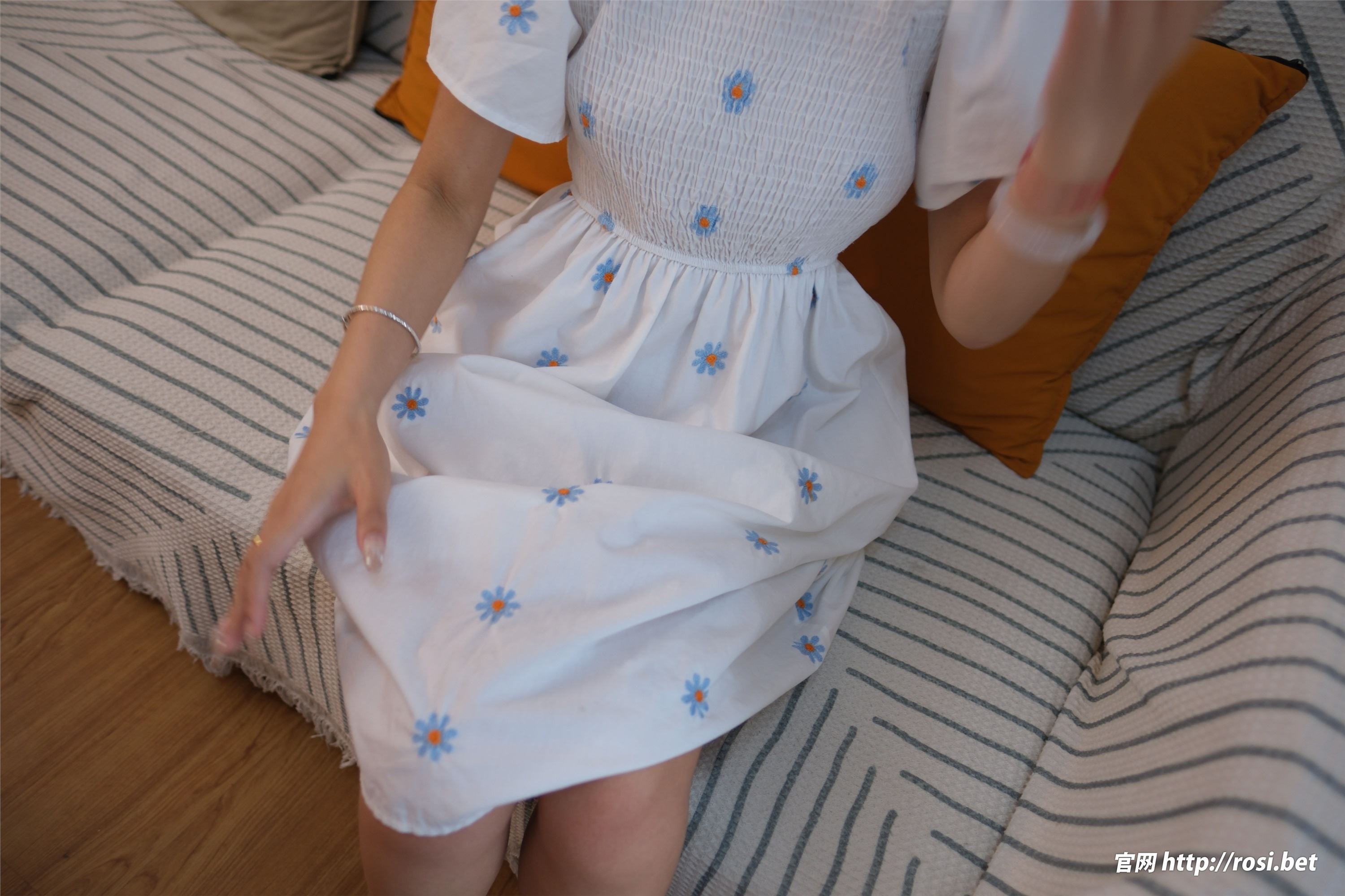 ROSI写真 2024.11.20 NO.4734